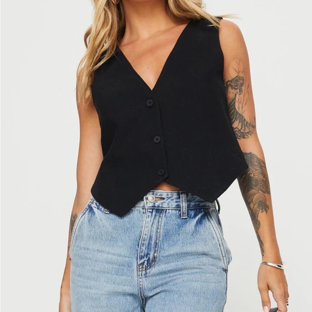 Lioness Leo Vest (Black) - NWT